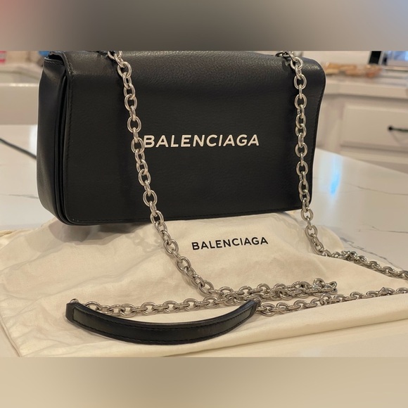 Balenciaga, Black Leather Crossbody w/ Front Closure. Includes Dust Bag. - Picture 10 of 16